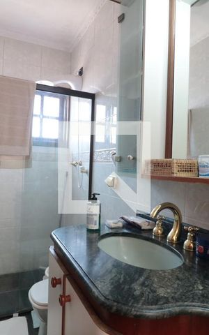 Casa à venda com 255m², 5 quartos e 2 vagasBanheiro