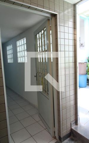 Casa à venda com 175m², 4 quartos e 2 vagasCorredor