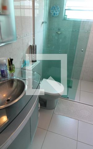 Casa à venda com 175m², 4 quartos e 2 vagasBanheiro 3