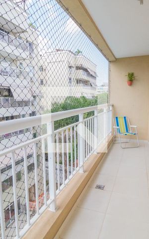 Apartamento para alugar com 75m², 2 quartos e 1 vaga Apartamento para alugar com 75m², 2 quartos e 1 vagaSacada
