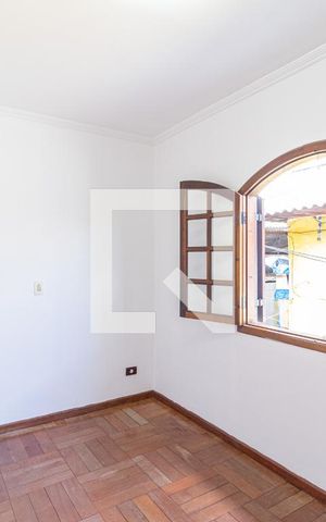 Casa à venda com 300m², 4 quartos e 4 vagas Casa à venda com 300m², 4 quartos e 4 vagasQuarto 2