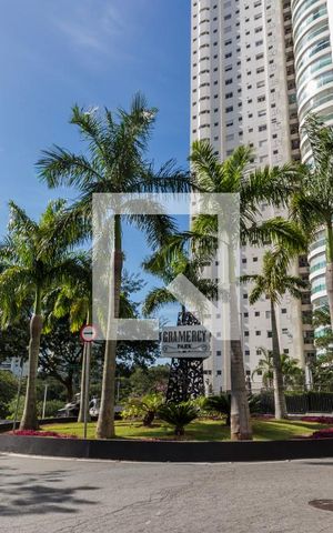 Apartamento à venda com 376m², 3 quartos e 4 vagasVista da Rua