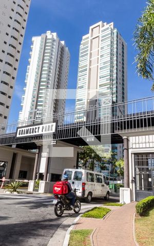 Apartamento à venda com 376m², 3 quartos e 4 vagasVista da Rua