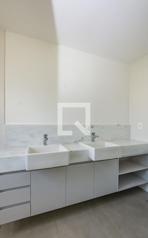 Apartamento à venda com 126m², 3 quartos e 3 vagas Apartamento à venda com 126m², 3 quartos e 3 vagasBanheiro da Suíte