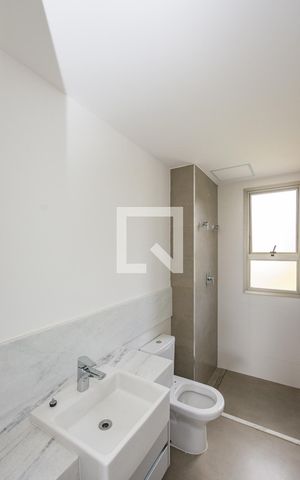 Apartamento à venda com 126m², 3 quartos e 3 vagas Apartamento à venda com 126m², 3 quartos e 3 vagasBanheiro Social