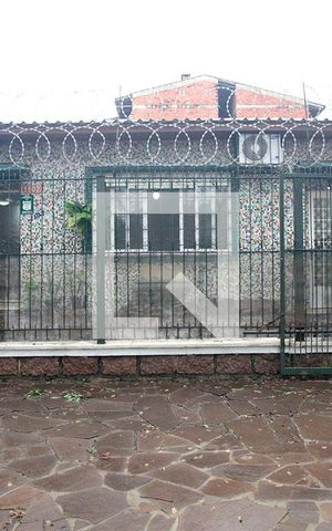 Casa à venda com 134m², 3 quartos e 2 vagasFachada