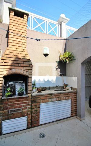 Casa à venda com 196m², 3 quartos e 4 vagasChurrasqueira