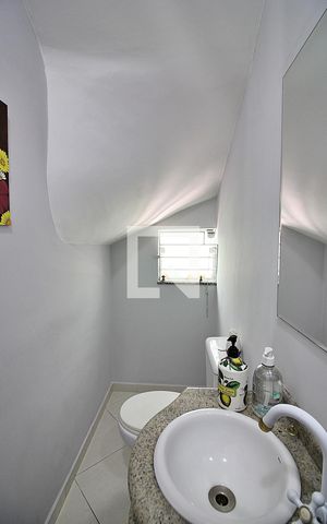 Casa à venda com 196m², 3 quartos e 4 vagasLavabo 