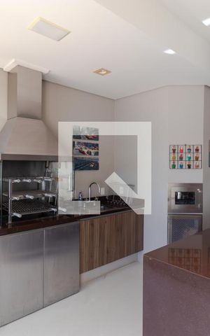 Casa de condomínio à venda com 690m², 4 quartos e 3 vagas Casa de condomínio à venda com 690m², 4 quartos e 3 vagasÁrea Gourmet