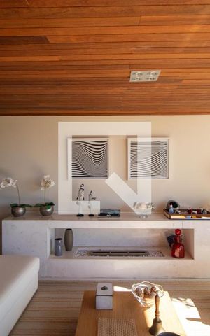 Casa de condomínio à venda com 690m², 4 quartos e 3 vagas Casa de condomínio à venda com 690m², 4 quartos e 3 vagasSalas