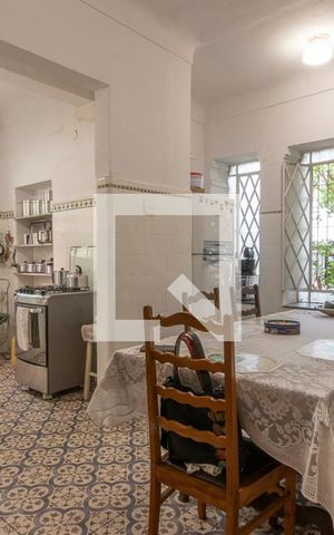 Casa à venda com 330m², 7 quartos e 4 vagas Casa à venda com 330m², 7 quartos e 4 vagasCozinha