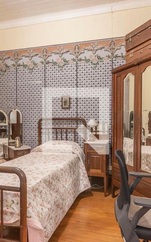 Casa à venda com 330m², 7 quartos e 4 vagas Casa à venda com 330m², 7 quartos e 4 vagasQuarto