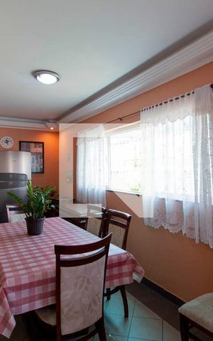 Casa à venda com 160m², 3 quartos e 2 vagas Casa à venda com 160m², 3 quartos e 2 vagasCozinha