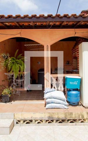 Casa à venda com 160m², 3 quartos e 2 vagas Casa à venda com 160m², 3 quartos e 2 vagasQuintal