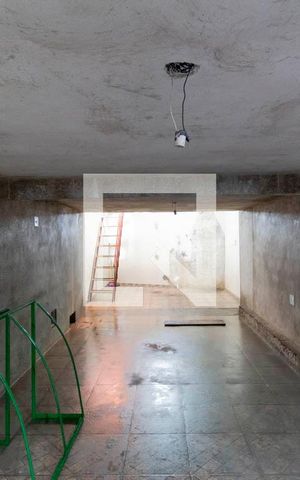Casa à venda com 160m², 3 quartos e 2 vagas Casa à venda com 160m², 3 quartos e 2 vagasPorão