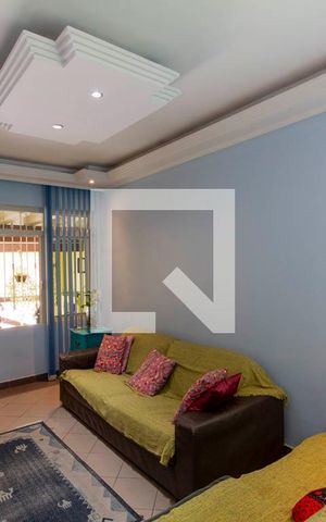 Casa à venda com 160m², 3 quartos e 2 vagas Casa à venda com 160m², 3 quartos e 2 vagasSala