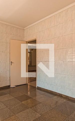 Casa à venda com 250m², 3 quartos e 4 vagas Casa à venda com 250m², 3 quartos e 4 vagasCozinha
