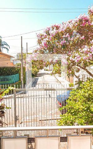 Casa à venda com 250m², 3 quartos e 4 vagas Casa à venda com 250m², 3 quartos e 4 vagasVaranda da Sala