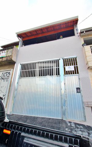 Casa à venda com 147m², 2 quartos e 2 vagasFachada