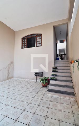 Casa à venda com 176m², 3 quartos e 2 vagasGaragem