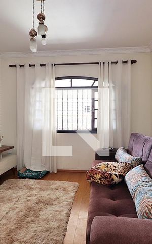 Casa à venda com 176m², 3 quartos e 2 vagasSala