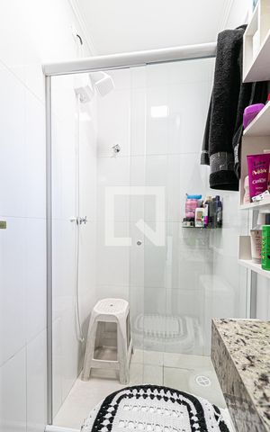 Casa de condomínio à venda com 78m², 3 quartos e 1 vaga Casa de condomínio à venda com 78m², 3 quartos e 1 vagaBanheiro da Suíte 1