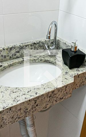 Casa de condomínio à venda com 78m², 3 quartos e 1 vaga Casa de condomínio à venda com 78m², 3 quartos e 1 vagaBanheiro da Suíte 3