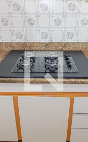 Casa à venda com 295m², 4 quartos e 5 vagas Casa à venda com 295m², 4 quartos e 5 vagasCozinha