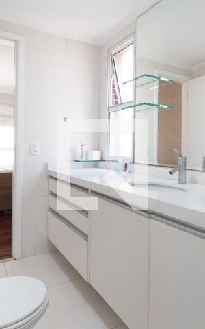 Apartamento à venda com 130m², 3 quartos e 3 vagas Apartamento à venda com 130m², 3 quartos e 3 vagasSuíte 2 - banheiro