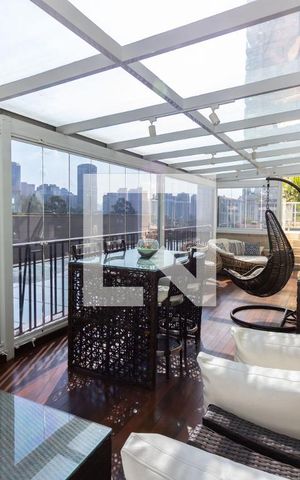 Apartamento à venda com 288m², 4 quartos e 4 vagasVaranda