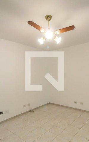 Casa para alugar com 100m², 2 quartos e 2 vagas Casa para alugar com 100m², 2 quartos e 2 vagasSala