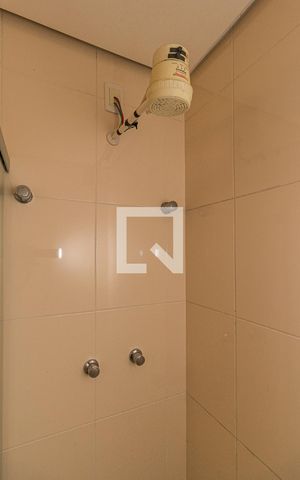 Casa à venda com 729m², 4 quartos e 6 vagasBanheiro de serviço