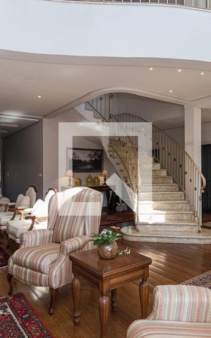 Casa à venda com 729m², 4 quartos e 6 vagasSala 1