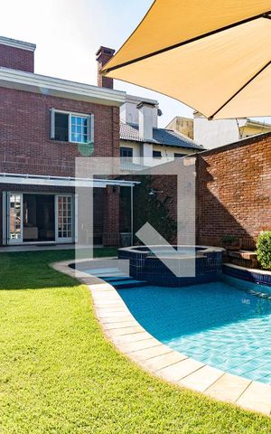 Casa à venda com 729m², 4 quartos e 6 vagasPiscina