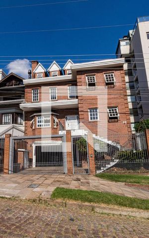 Casa à venda com 729m², 4 quartos e 6 vagasFachada