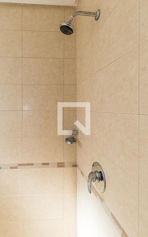 Casa à venda com 729m², 4 quartos e 6 vagasBanheiro da Suíte 4