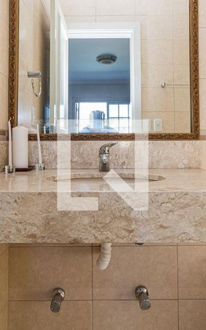 Casa à venda com 729m², 4 quartos e 6 vagasBanheiro da Suíte 4