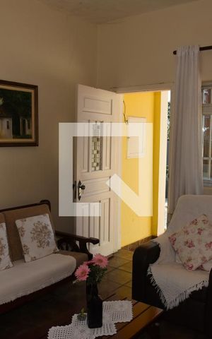 Casa à venda com 124m², 5 quartos e 1 vagaSala