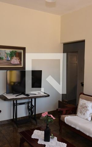 Casa à venda com 124m², 5 quartos e 1 vagaSala