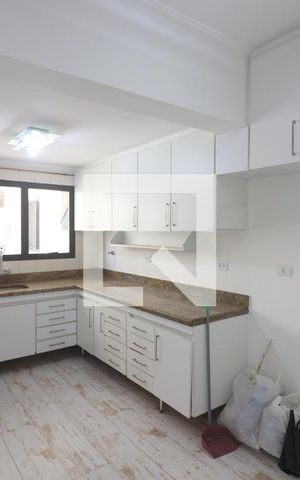 Apartamento à venda com 140m², 3 quartos e 2 vagasCozinha 