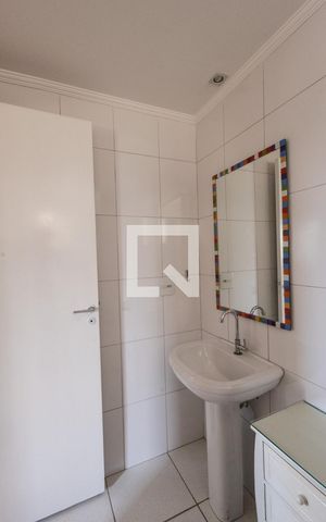 Apartamento à venda com 54m², 2 quartos e sem vaga Apartamento à venda com 54m², 2 quartos e sem vagaBanheiro Social