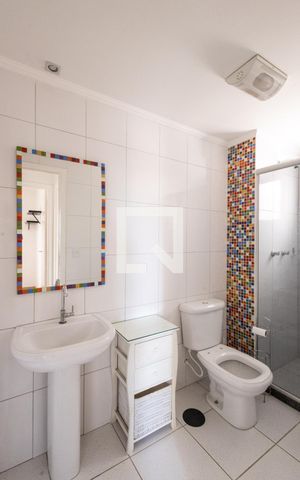 Apartamento à venda com 54m², 2 quartos e sem vaga Apartamento à venda com 54m², 2 quartos e sem vagaBanheiro Social