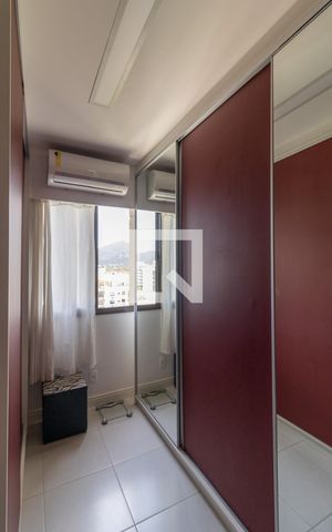 Apartamento à venda com 240m², 4 quartos e 3 vagas Apartamento à venda com 240m², 4 quartos e 3 vagasSuíte 3