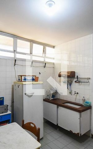 Casa à venda com 300m², 4 quartos e 5 vagas Casa à venda com 300m², 4 quartos e 5 vagasCozinha