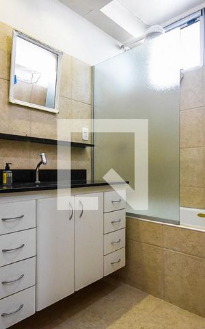 Casa à venda com 300m², 4 quartos e 5 vagas Casa à venda com 300m², 4 quartos e 5 vagasBanheiro suíte 1