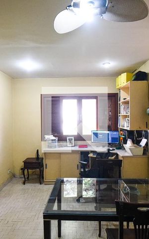 Casa à venda com 300m², 4 quartos e 5 vagas Casa à venda com 300m², 4 quartos e 5 vagasSuíte 1