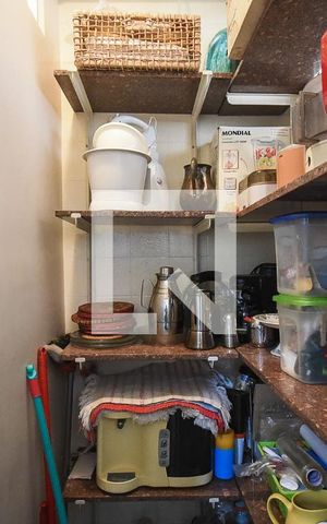Casa à venda com 300m², 4 quartos e 5 vagas Casa à venda com 300m², 4 quartos e 5 vagasDespensa