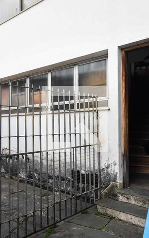 Casa à venda com 300m², 4 quartos e 5 vagas Casa à venda com 300m², 4 quartos e 5 vagasEdícula