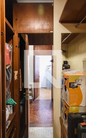 Casa à venda com 300m², 4 quartos e 5 vagas Casa à venda com 300m², 4 quartos e 5 vagasArmário da suíte 1