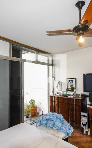 Casa à venda com 300m², 4 quartos e 5 vagas Casa à venda com 300m², 4 quartos e 5 vagasSuíte 2